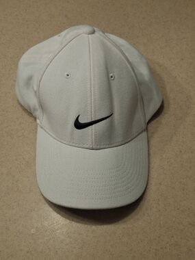 Nike White and Black Adjustable Strapback Cap